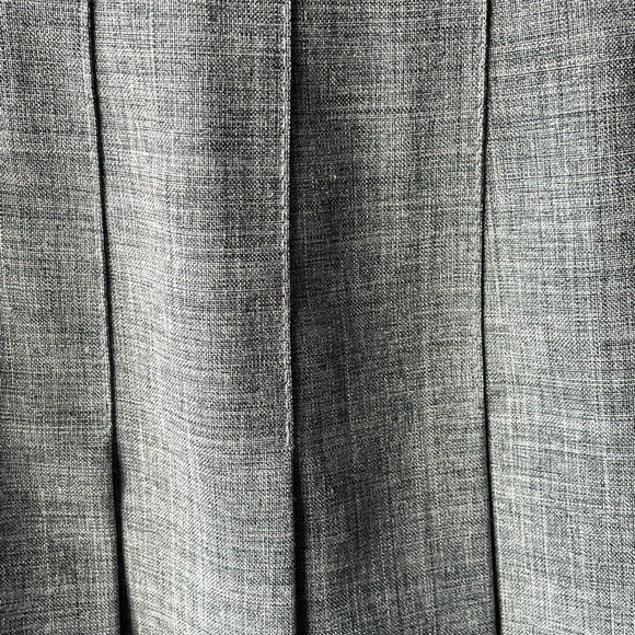 🎁2/$40🎁 Vintage Pleated Skirt - Picture 3 of 3